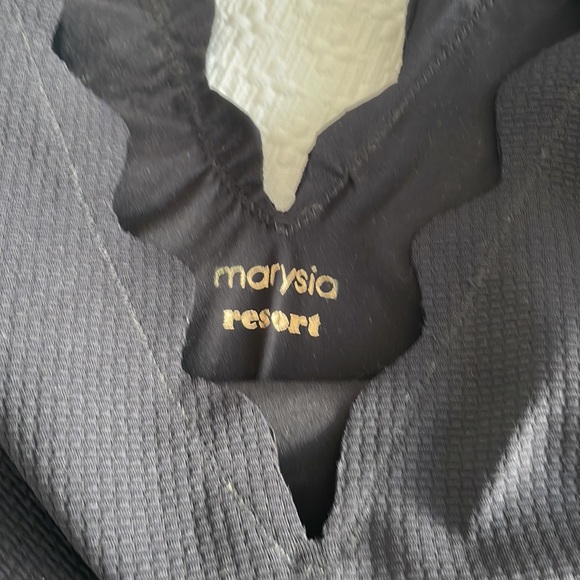 Classic and quality Marysia scalloped dress!! - Picture 2 of 6